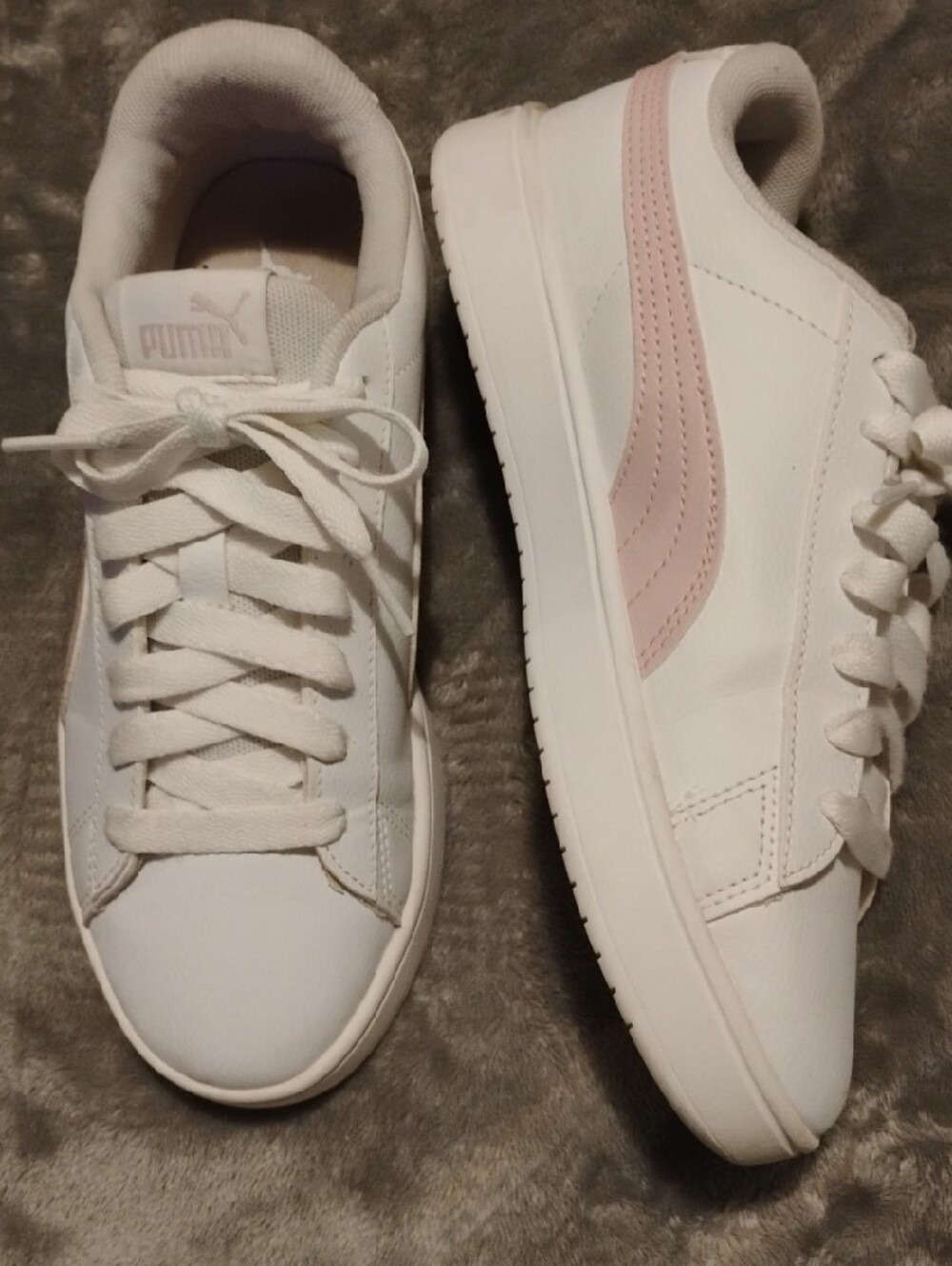 Puma White Sneakers with Light Mauve Logo Accent Size 6